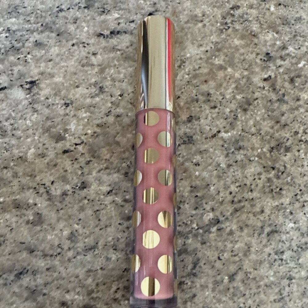 1 Limited Edition Lip Gloss, full-size SOFT BEACH Brilliant, glossy